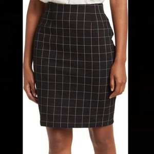 Nordstrom Rack Amanda + Chelsea black knee length pencil skirt